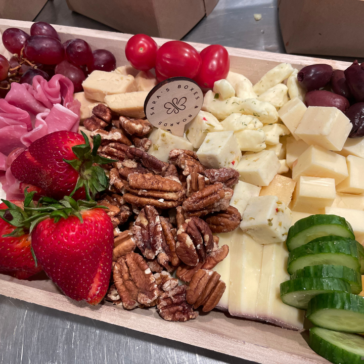 Perfect Picnic Pairings: How to Create a Stunning Summer Charcuterie Board